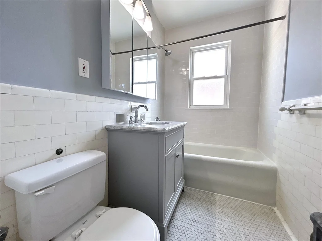 6 Alton Ct, Coolidge Corner
