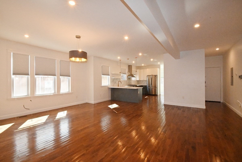 28-30 Schuyler, Roxbury