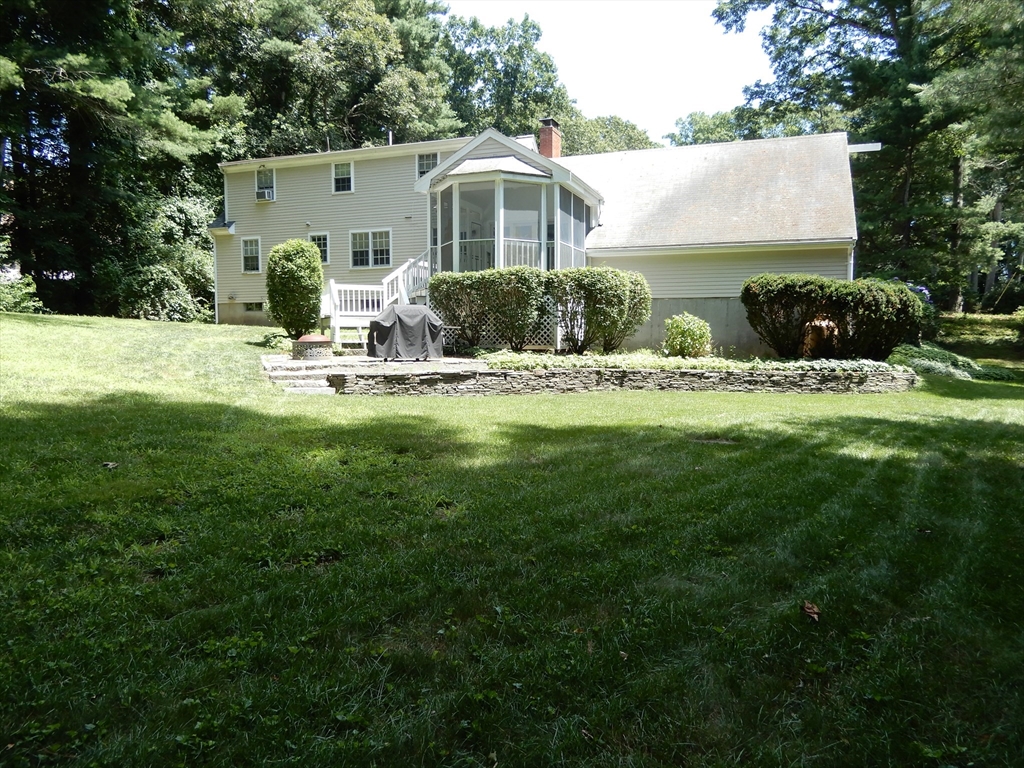 9 Fleetwood Dr, Norfolk