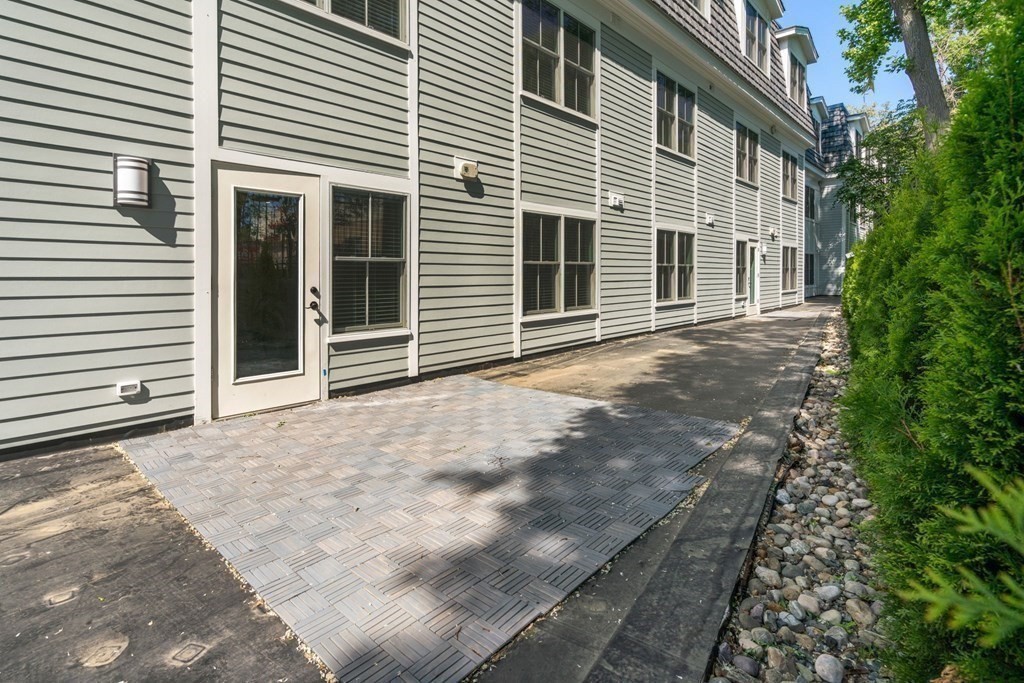 425 Lagrange St, West Roxbury