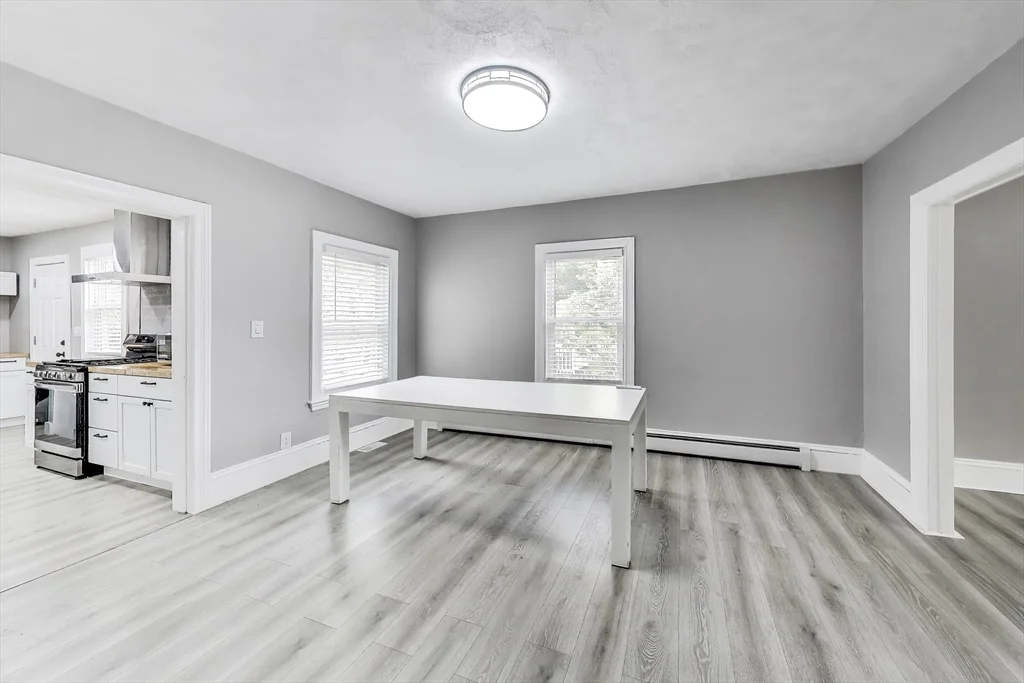 24 Clematis St, Winchester