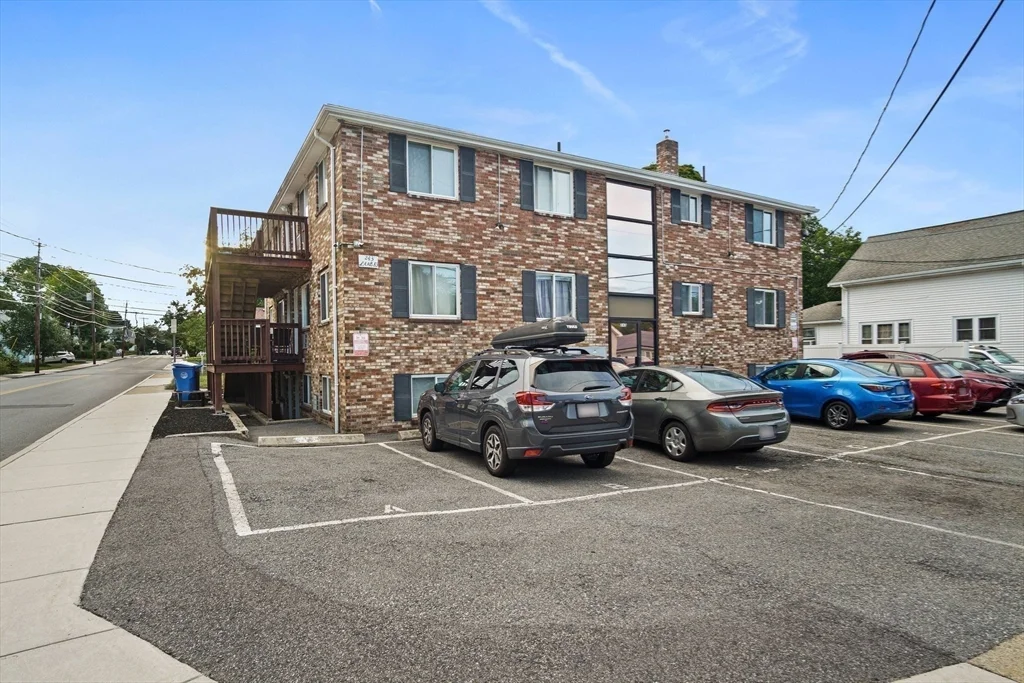 243 Lake St, Waltham