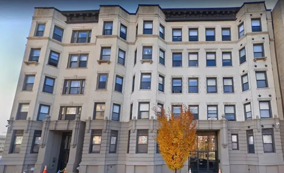 829 Beacon St, Fenway