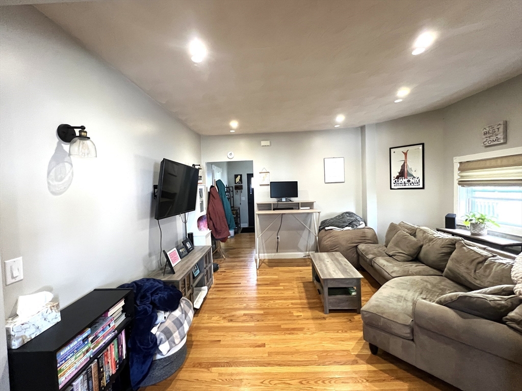 123 Forest St, Medford