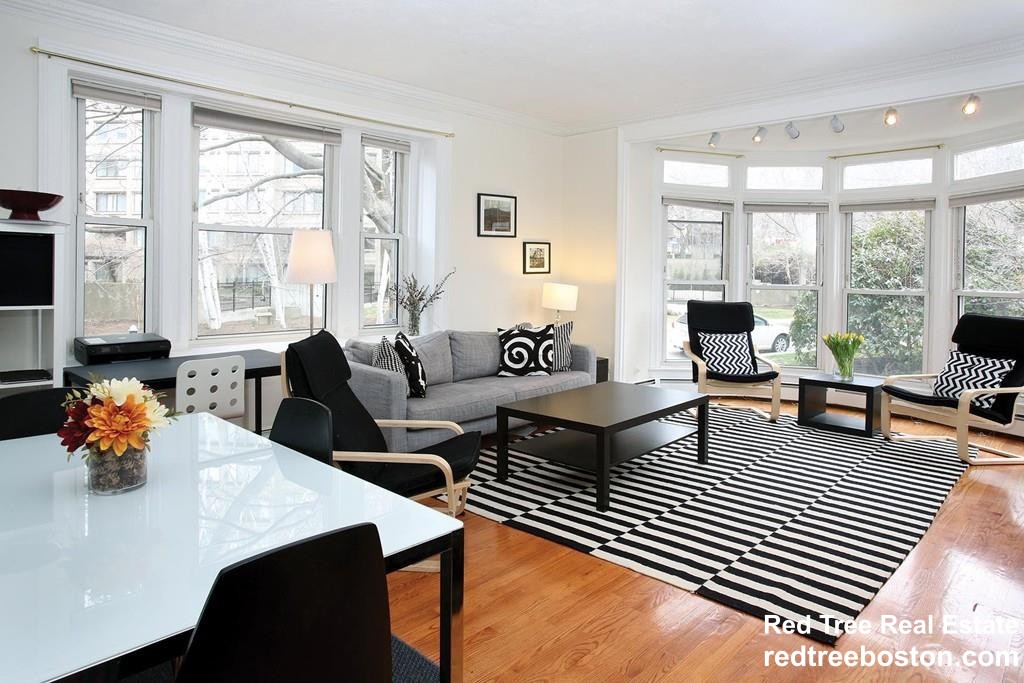 17 Regent Circle, Brookline