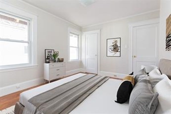 848 South, Roslindale