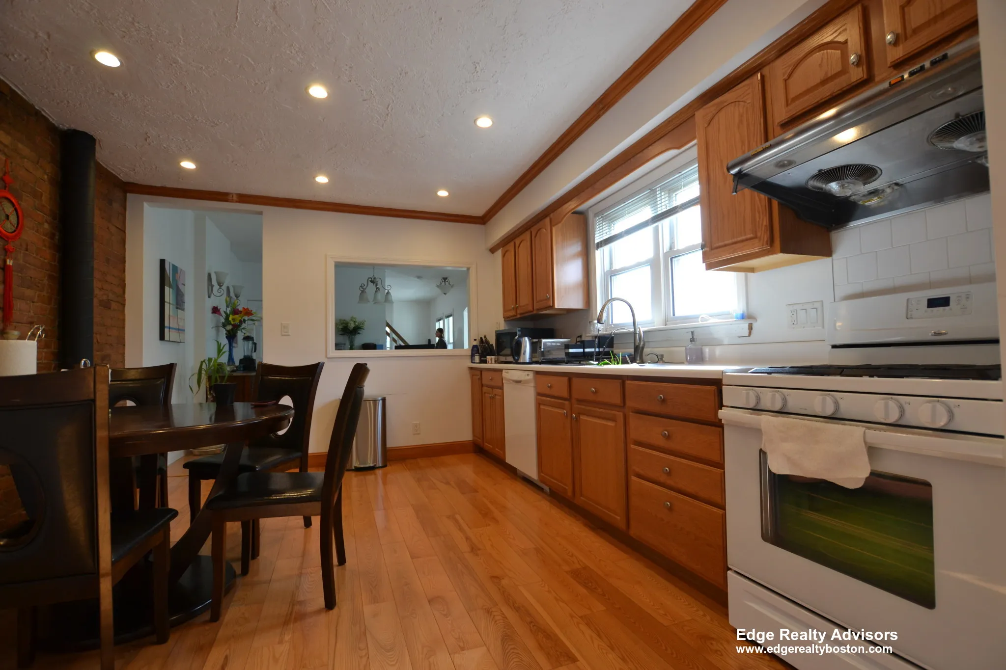 12 Mansfield St, Allston