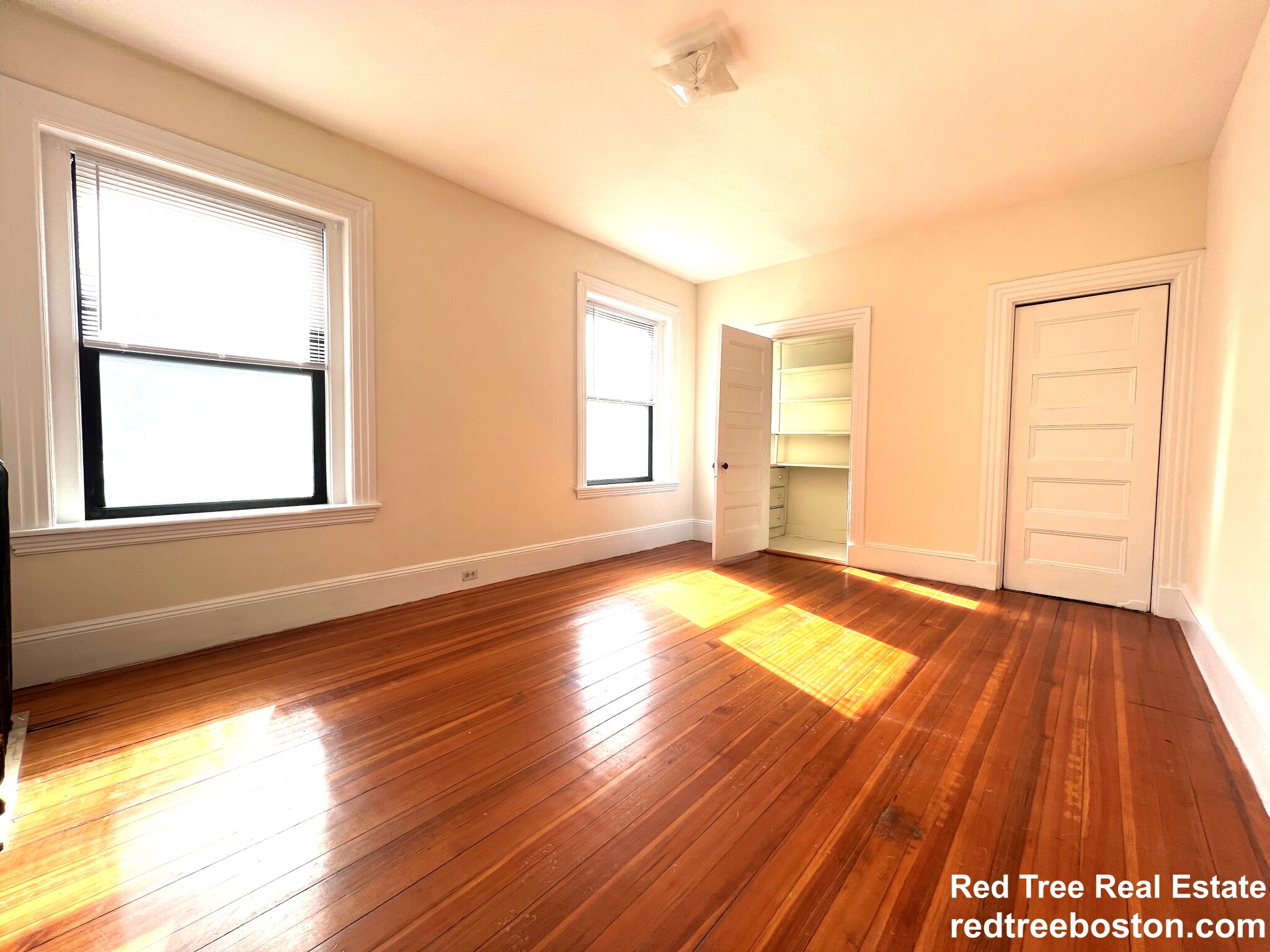 5 Glen Rd, Jamaica Plain