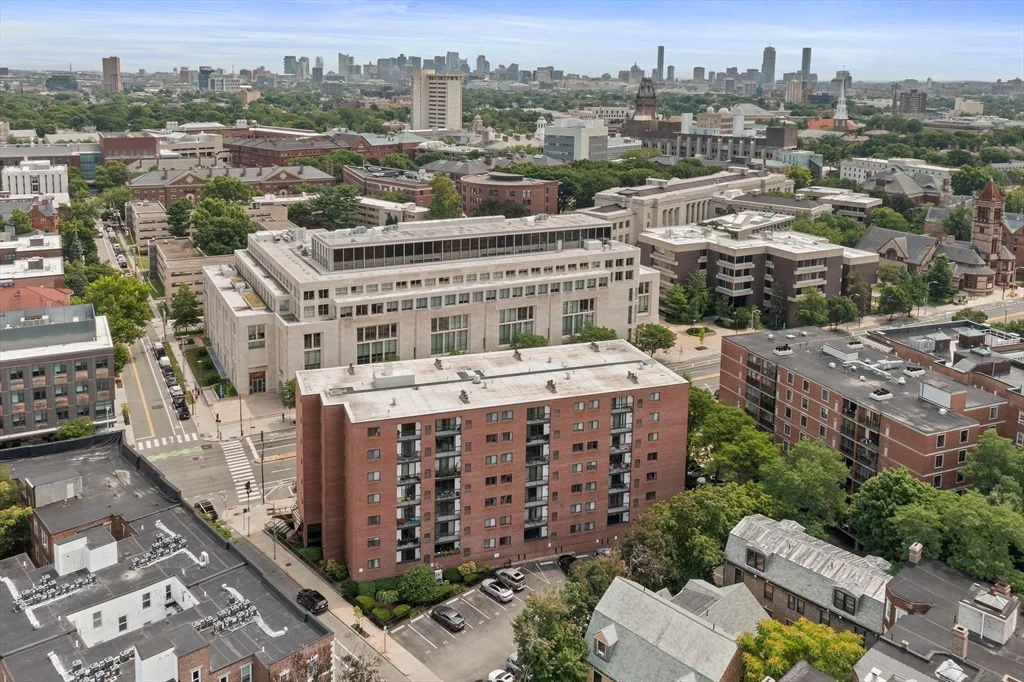 1600 Massachusetts Ave, Harvard Square