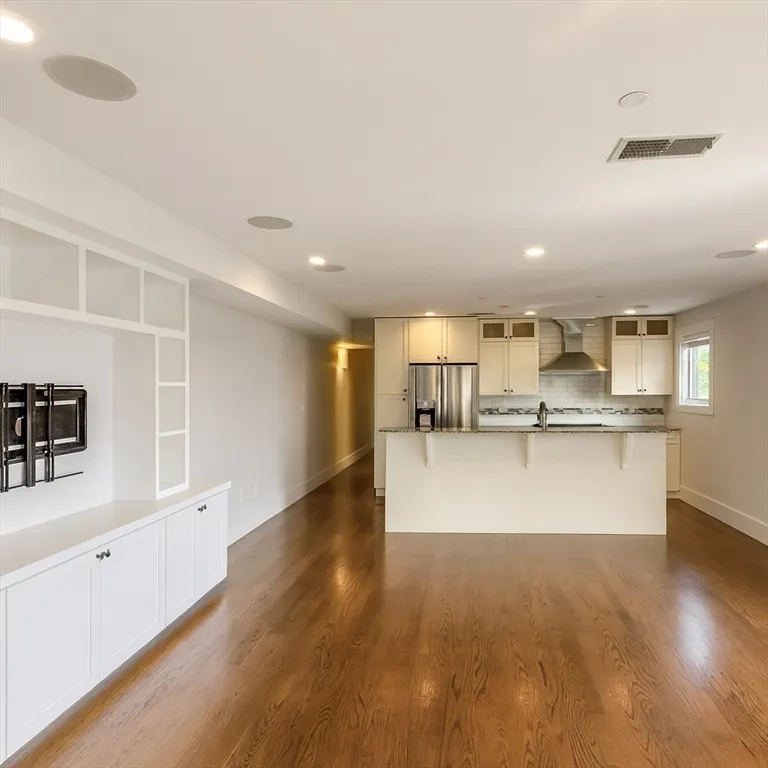 435 East 3rd St, South Boston