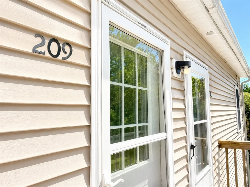 1717 Ocean St, Marshfield