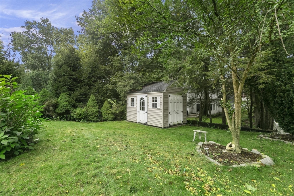 1 Martin Rd, Wellesley