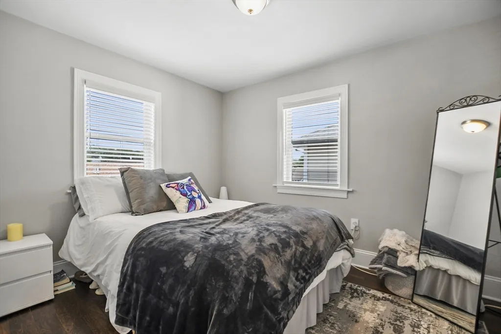 13 Town Hill St, Quincy