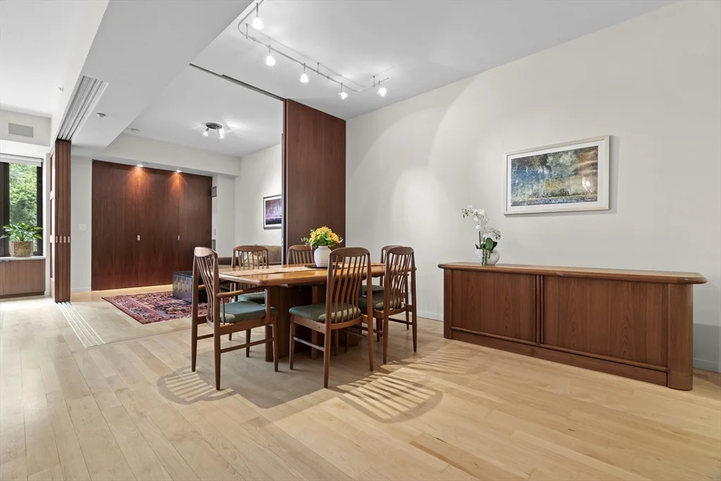 1313 Washington St, South End