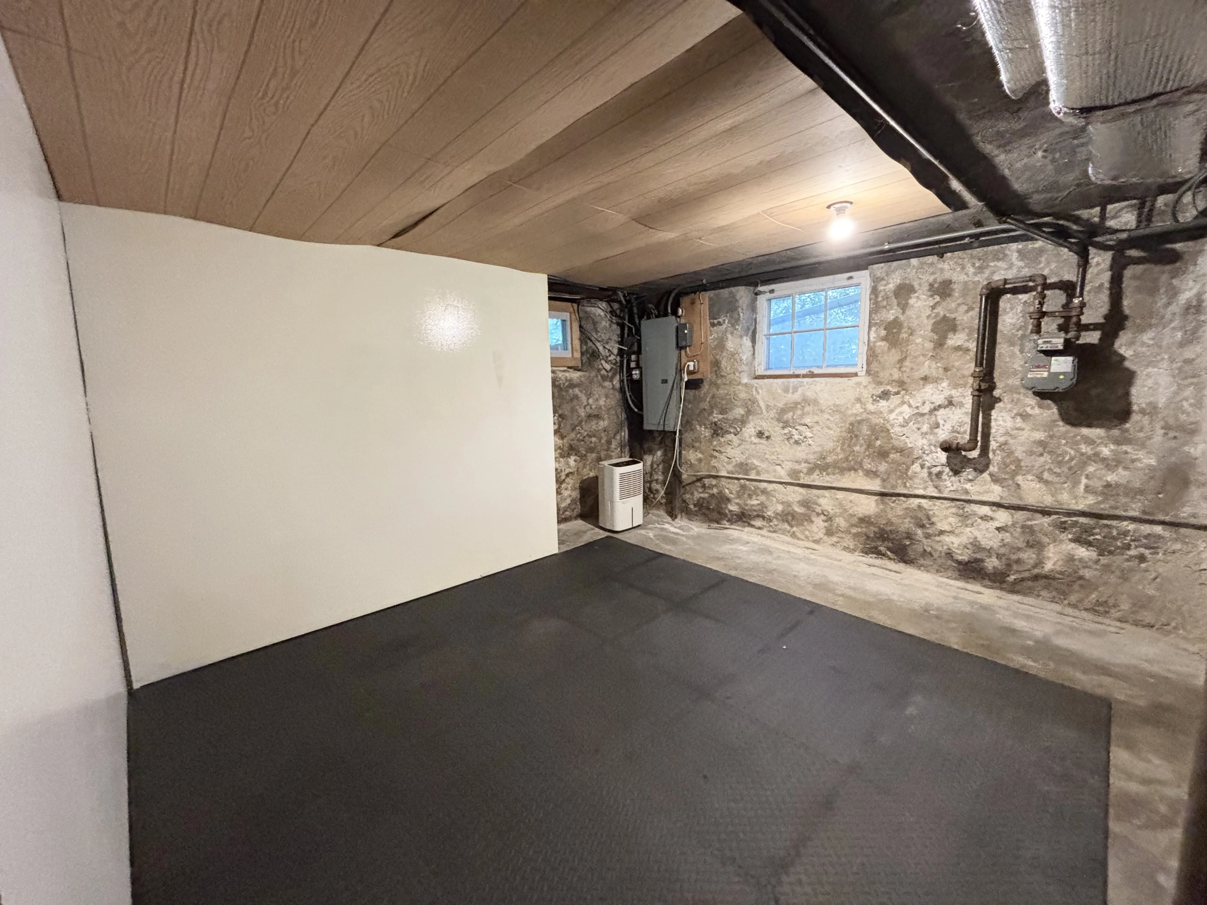 33 Clearwater Rd, Chestnut Hill