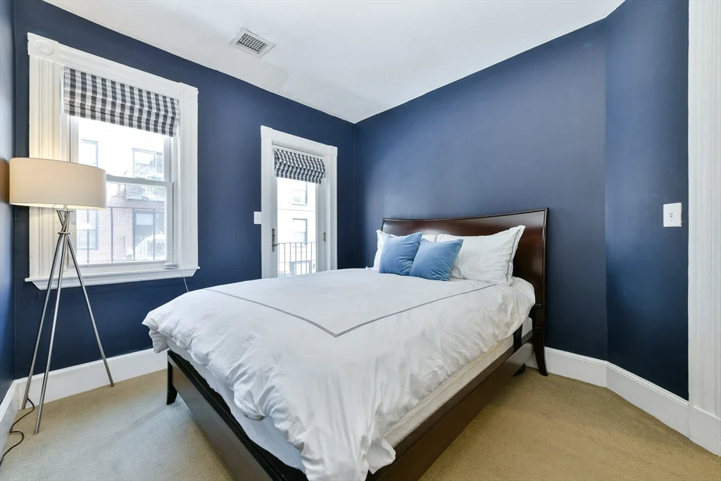 16 Follen St, Back Bay