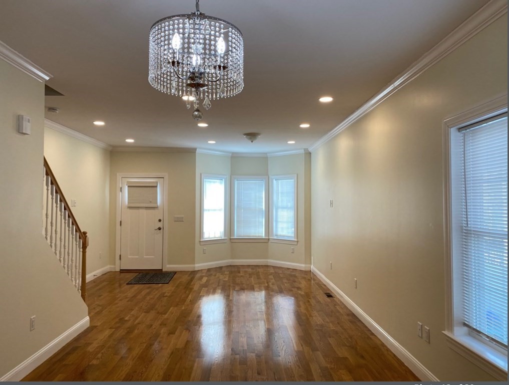 3 bed, 3.5 bath apartment for rent at 16 Walnut St Unit 1, Tufts University — photo 9 of 17