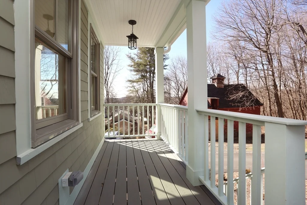 12 Warren Ave, Amesbury