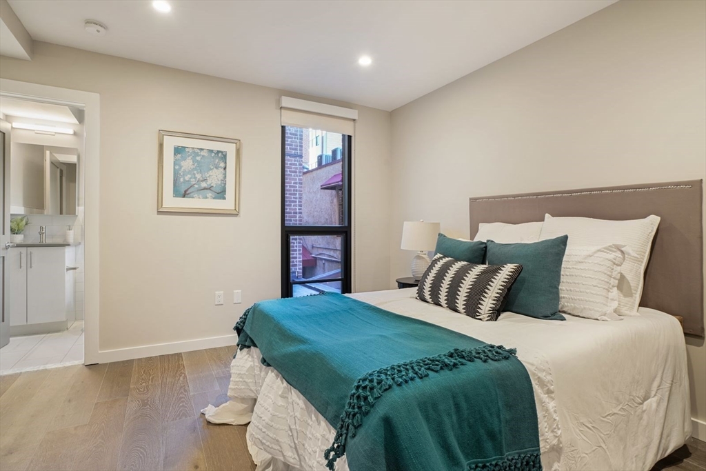 244 Hanover St, North End