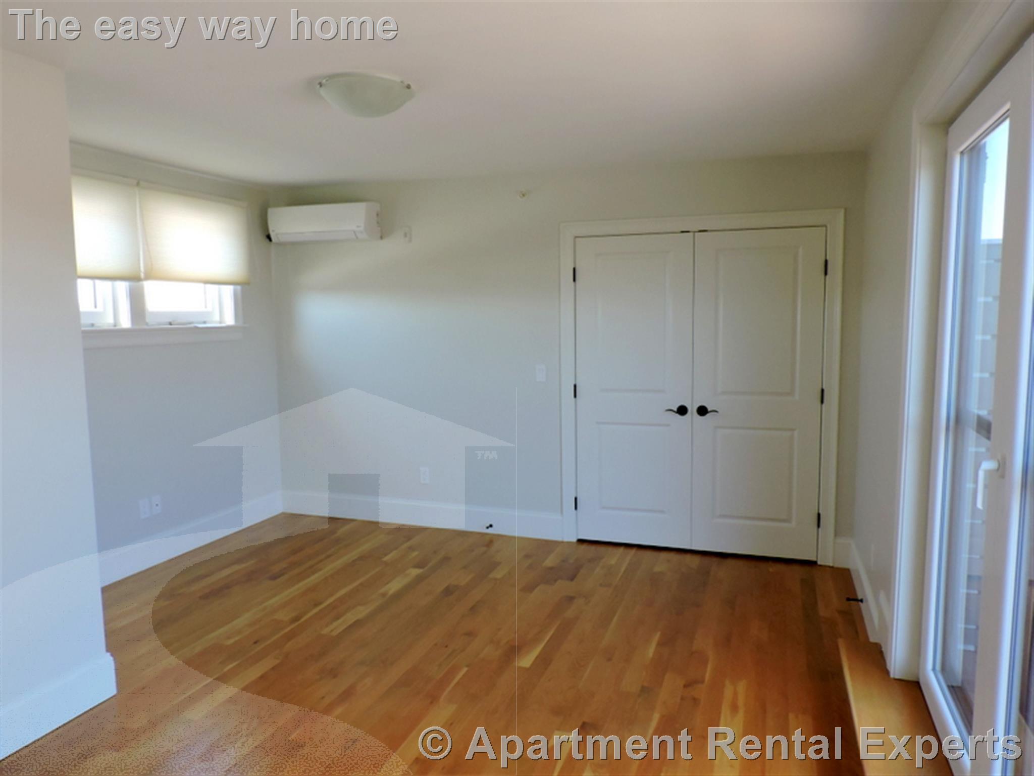 168 Hampshire, Central Square