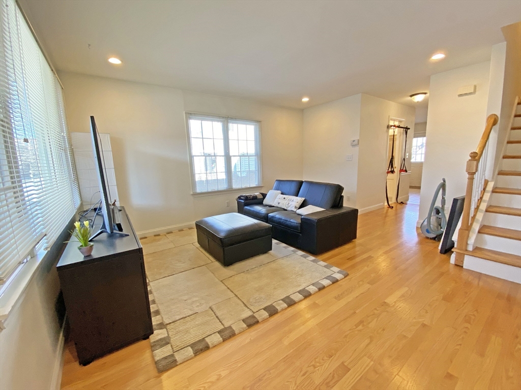 86 Chapel St, Nonantum