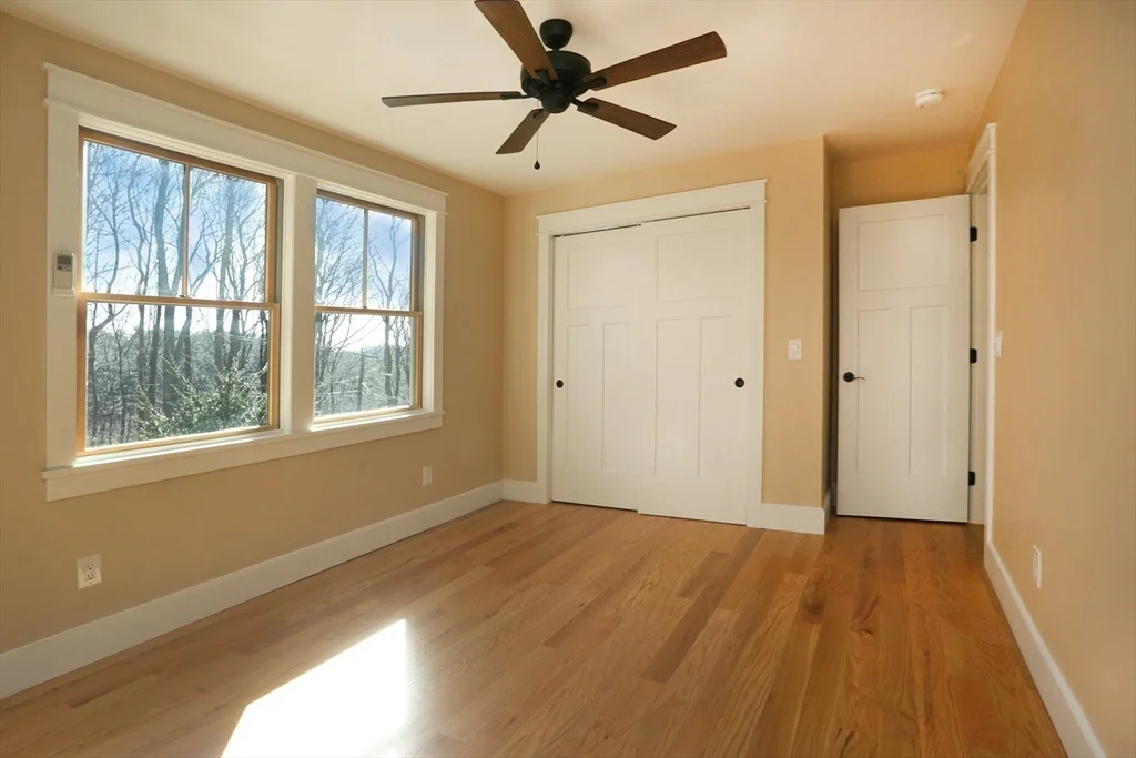 12 Warren Ave, Amesbury