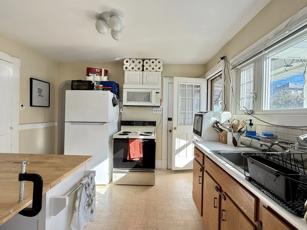 32 Quincy St, Watertown