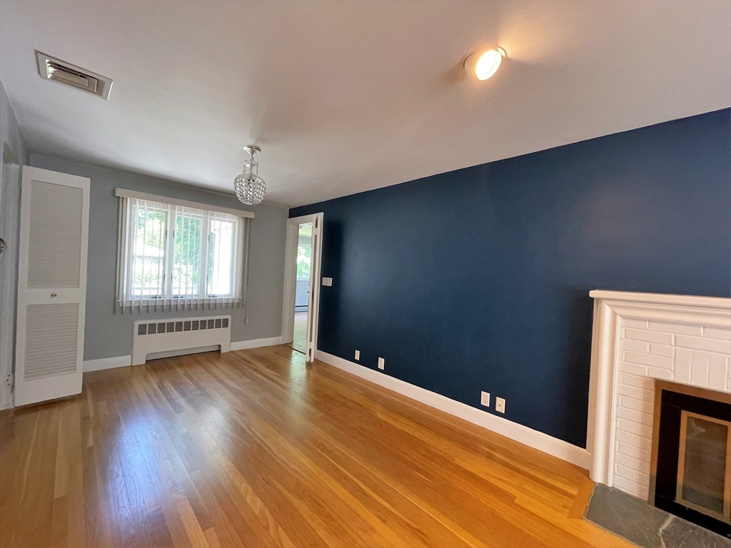 136 Truman, Newton
