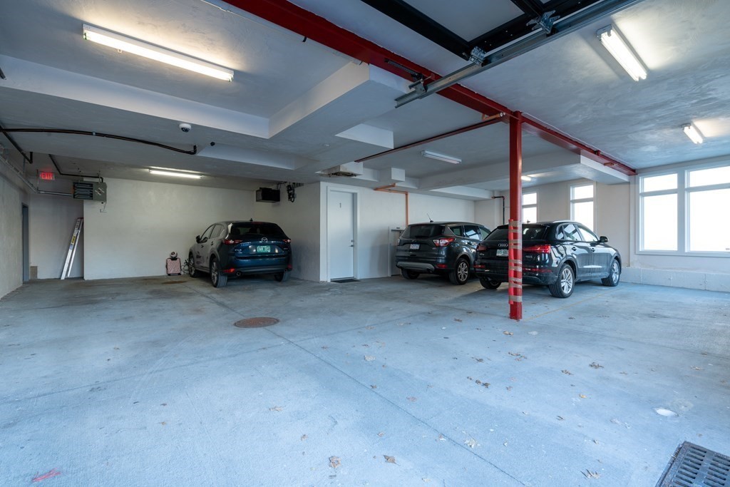 5 Mohawk St, South Boston