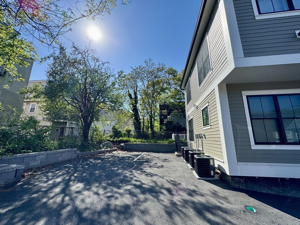 13 Greylock Rd, Allston