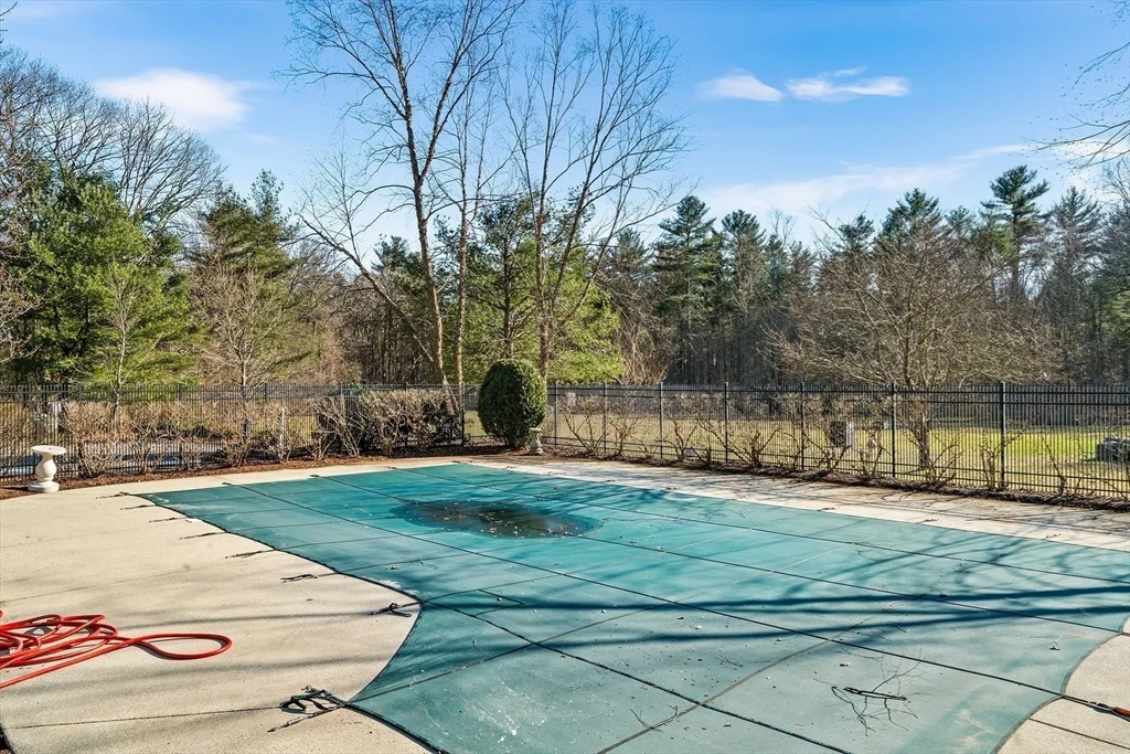 2 Janet Rd, South Easton