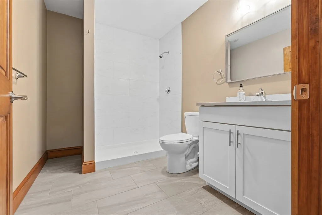 44 Maple St, Danvers Center