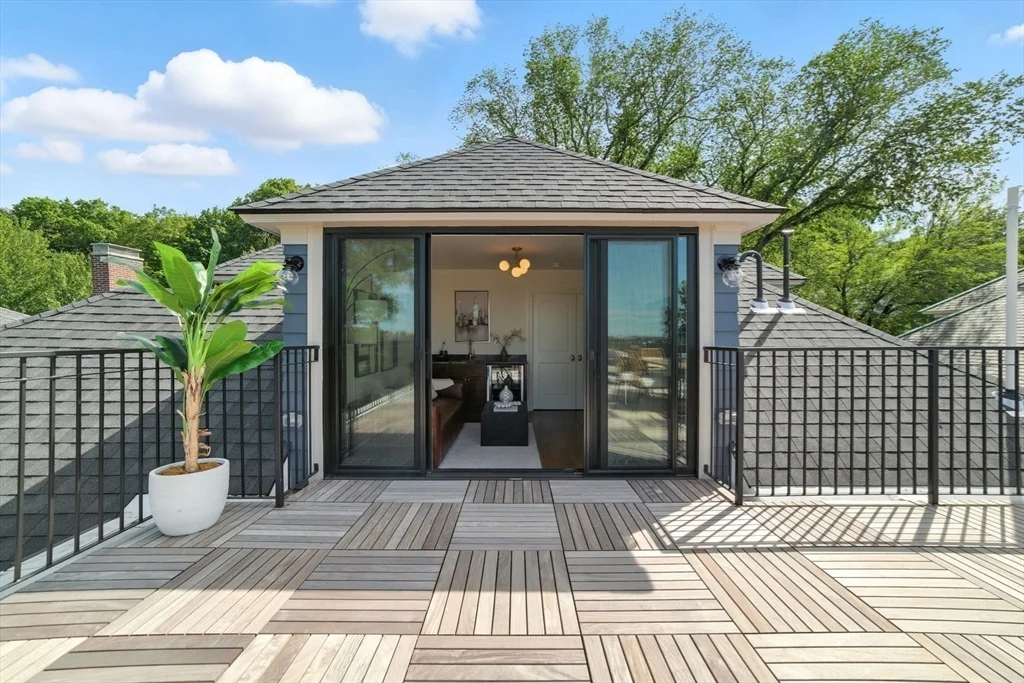 197 Winchester St, Coolidge Corner