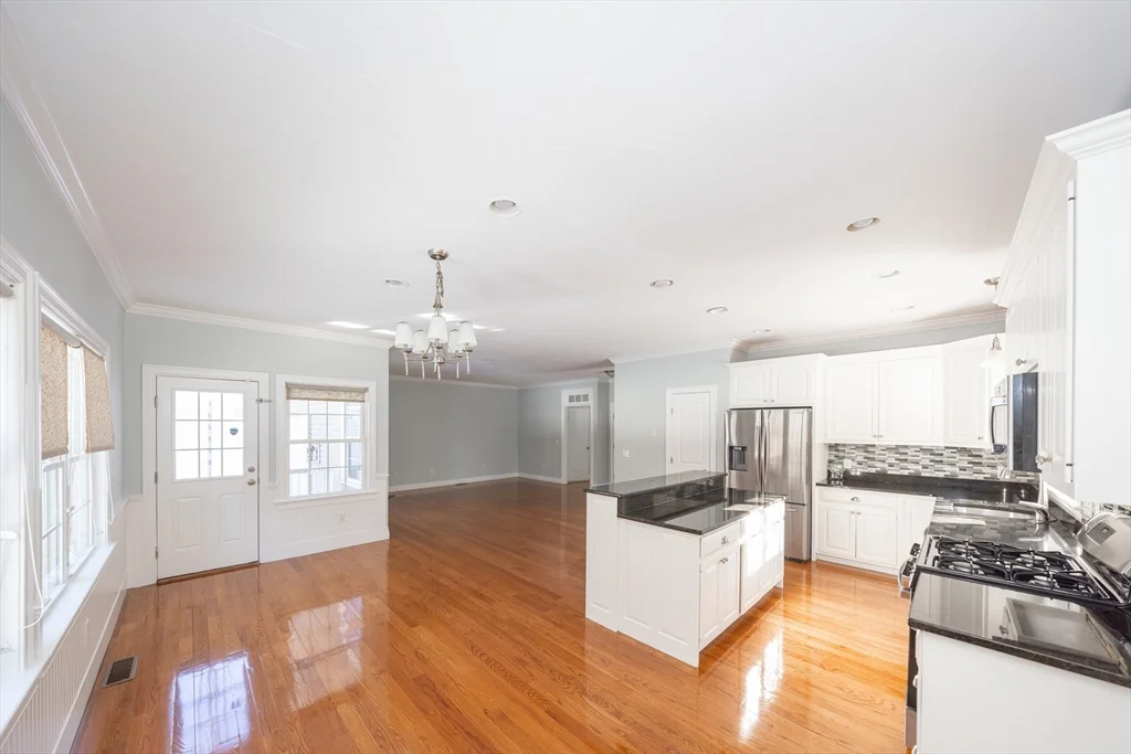 4 Cyrus Way, Northborough