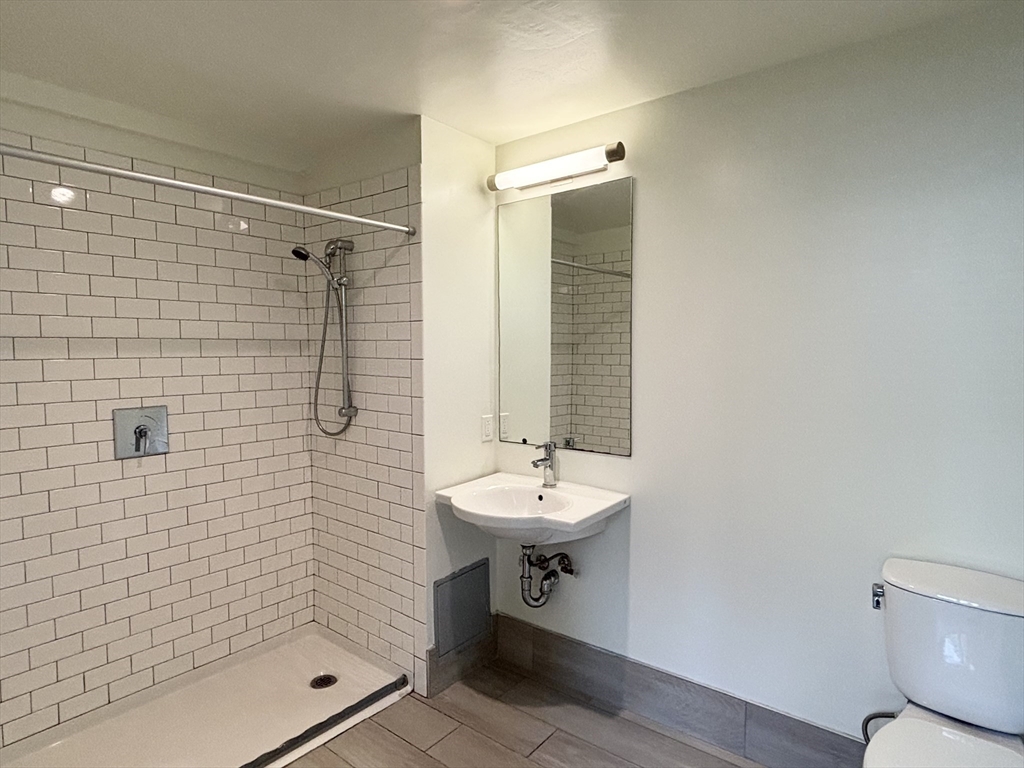 20 Sunnyside St, Jamaica Plain