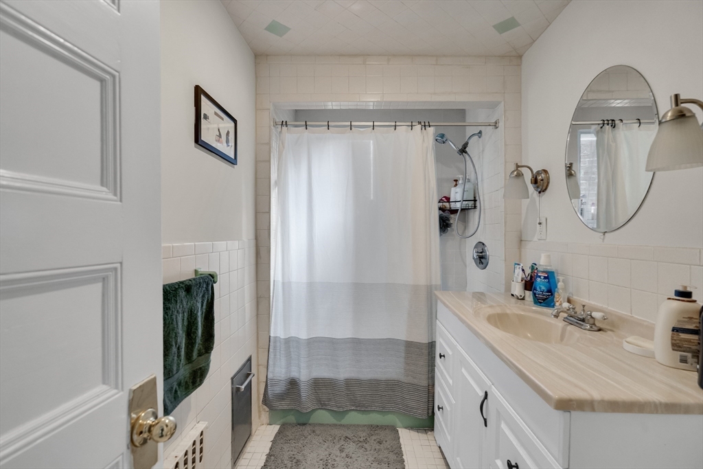 98 Cypress St, Emerson Gardens