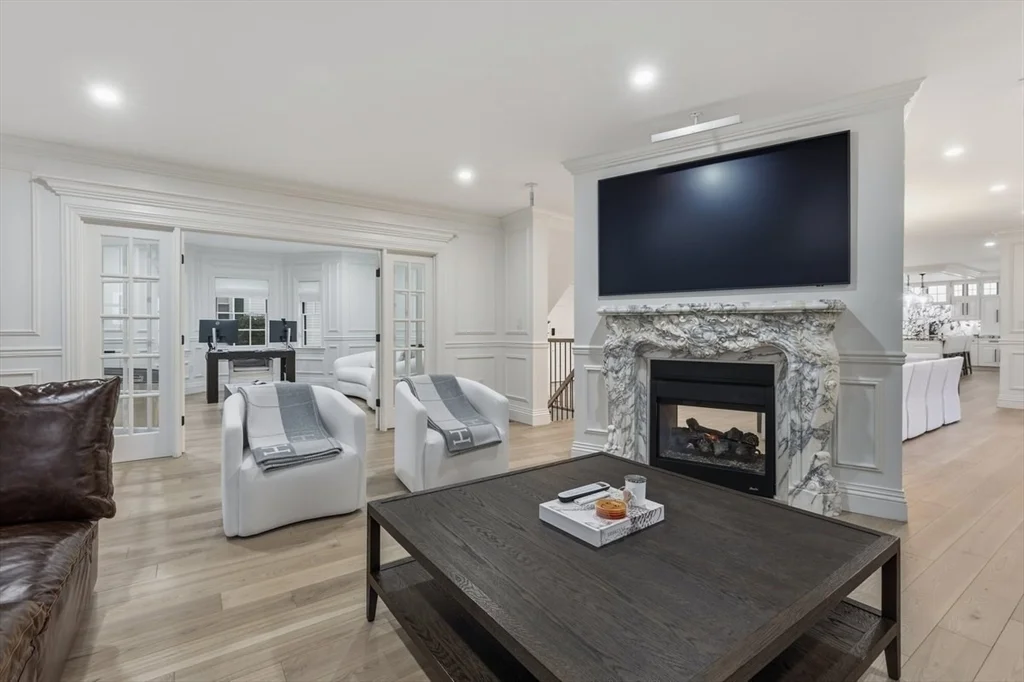 959 Chestnut St, Newton