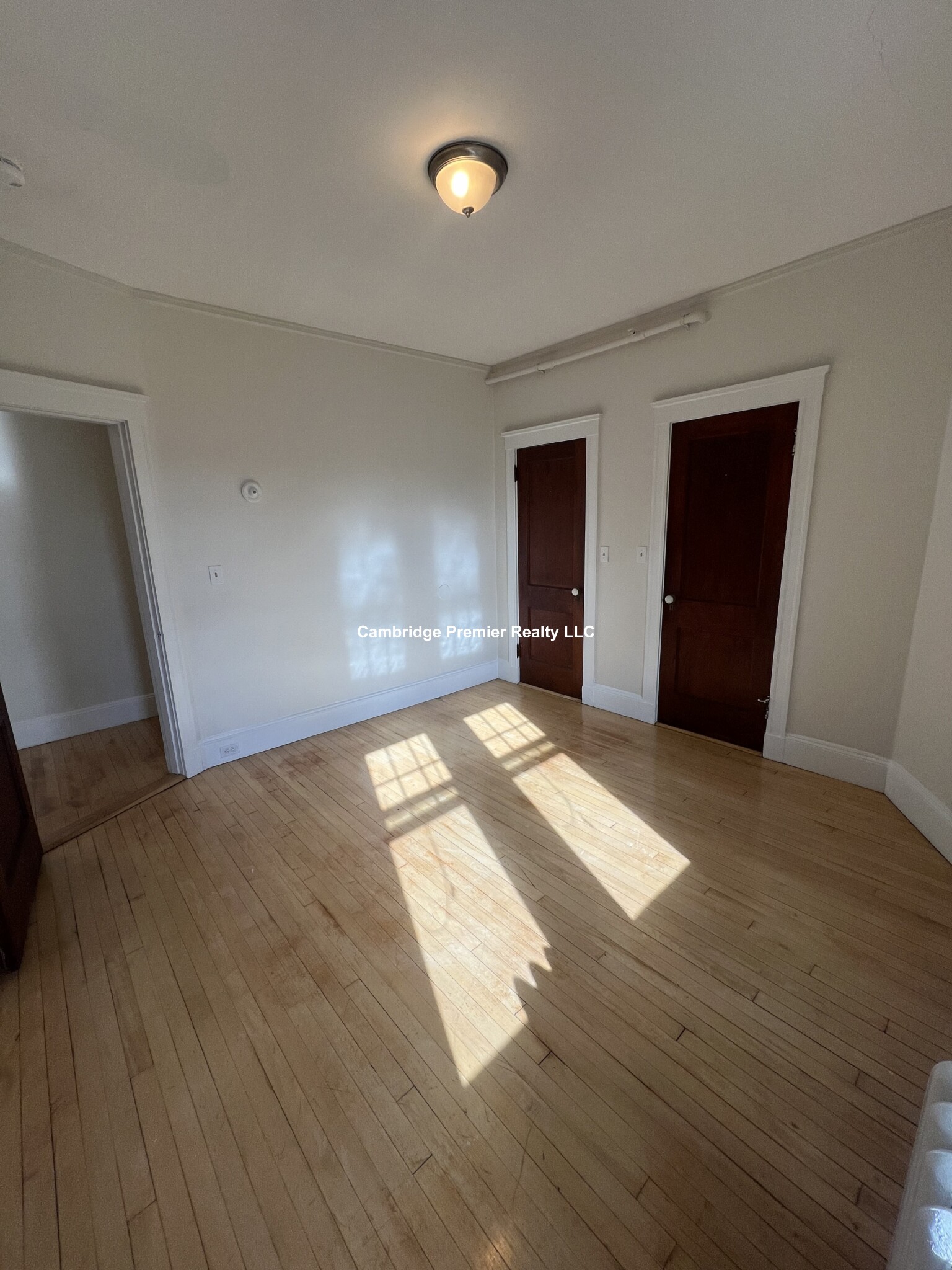 3 Linnaean St, Neighborhood Nine