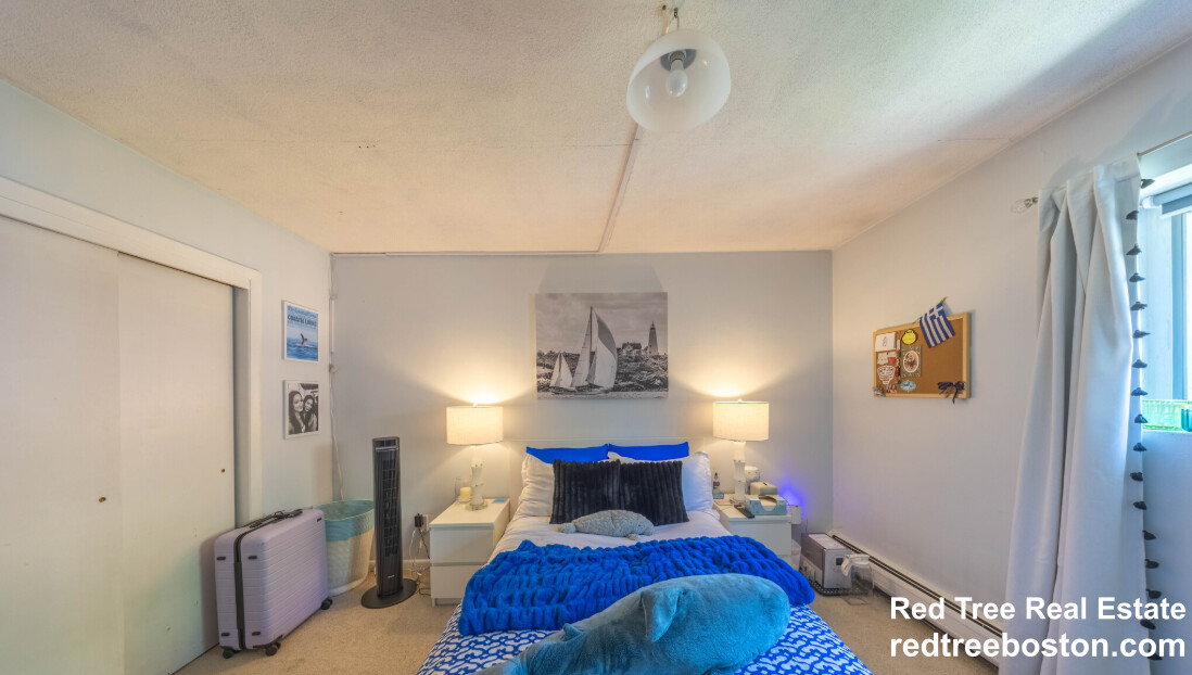 31 Westgate Rd, Chestnut Hill