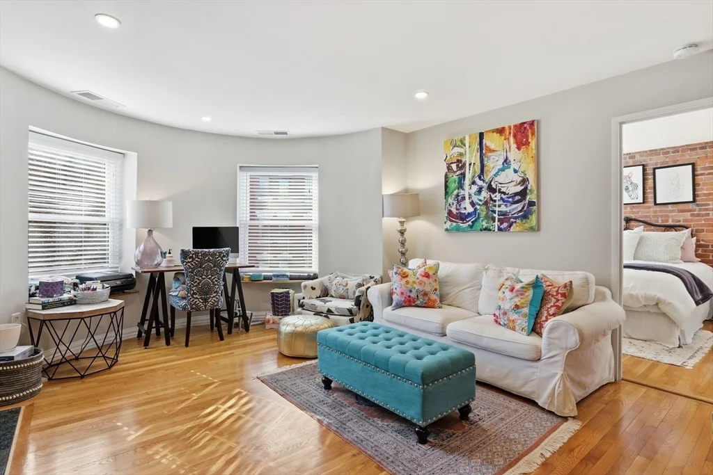 95 Gainsborough St, Fenway