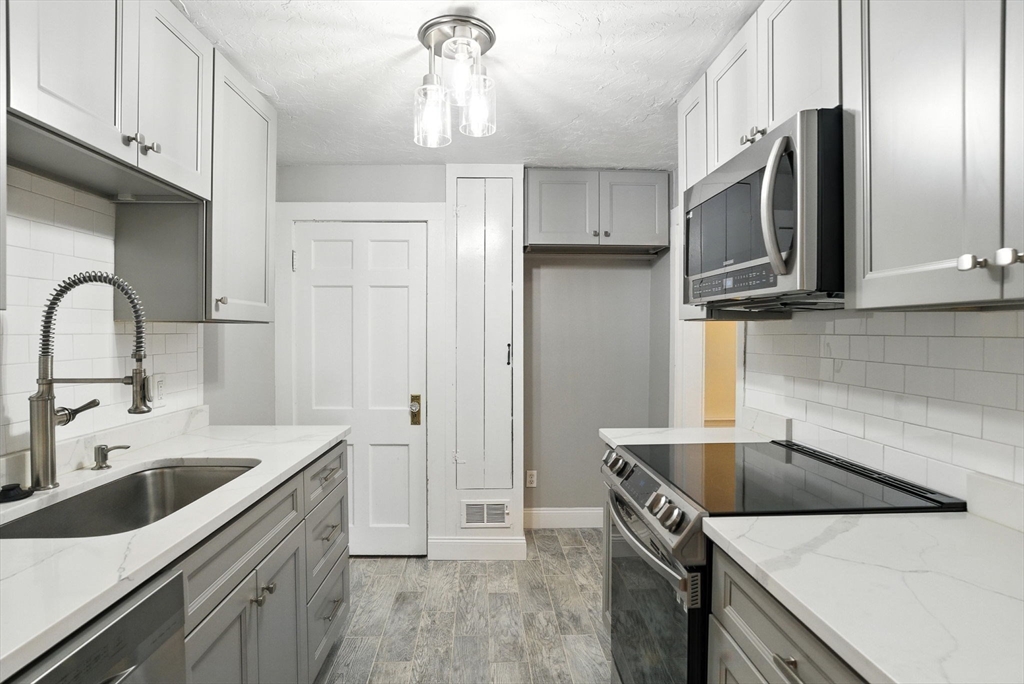 62 Lincoln Ave, Lynnfield