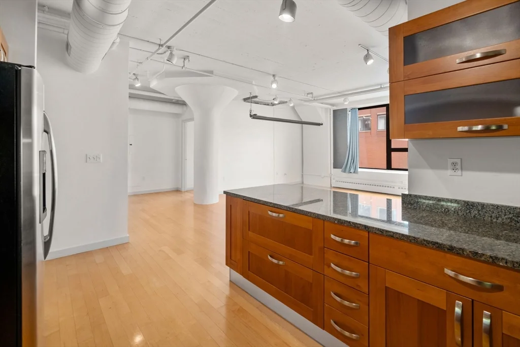 210 South St, Leather District