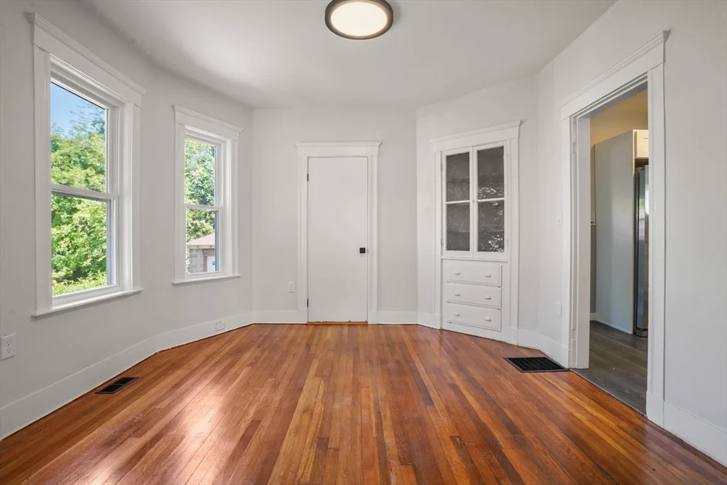 133 Winthrop St, Medford