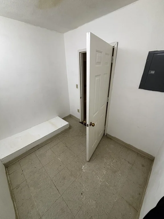 1010 Middle, Weymouth