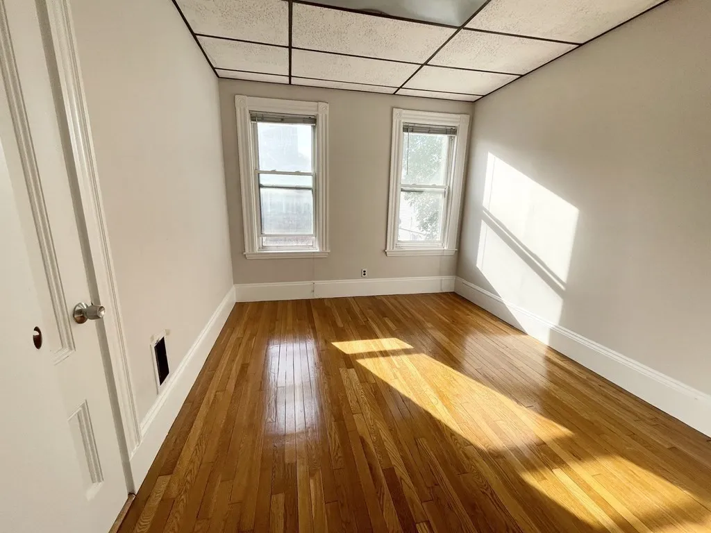 26-28 Harbor View, Dorchester