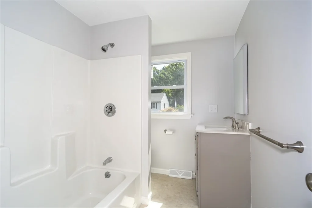 7 Sherman Ter, Natick