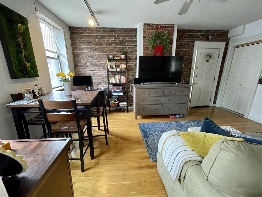 13 Thacher St, North End