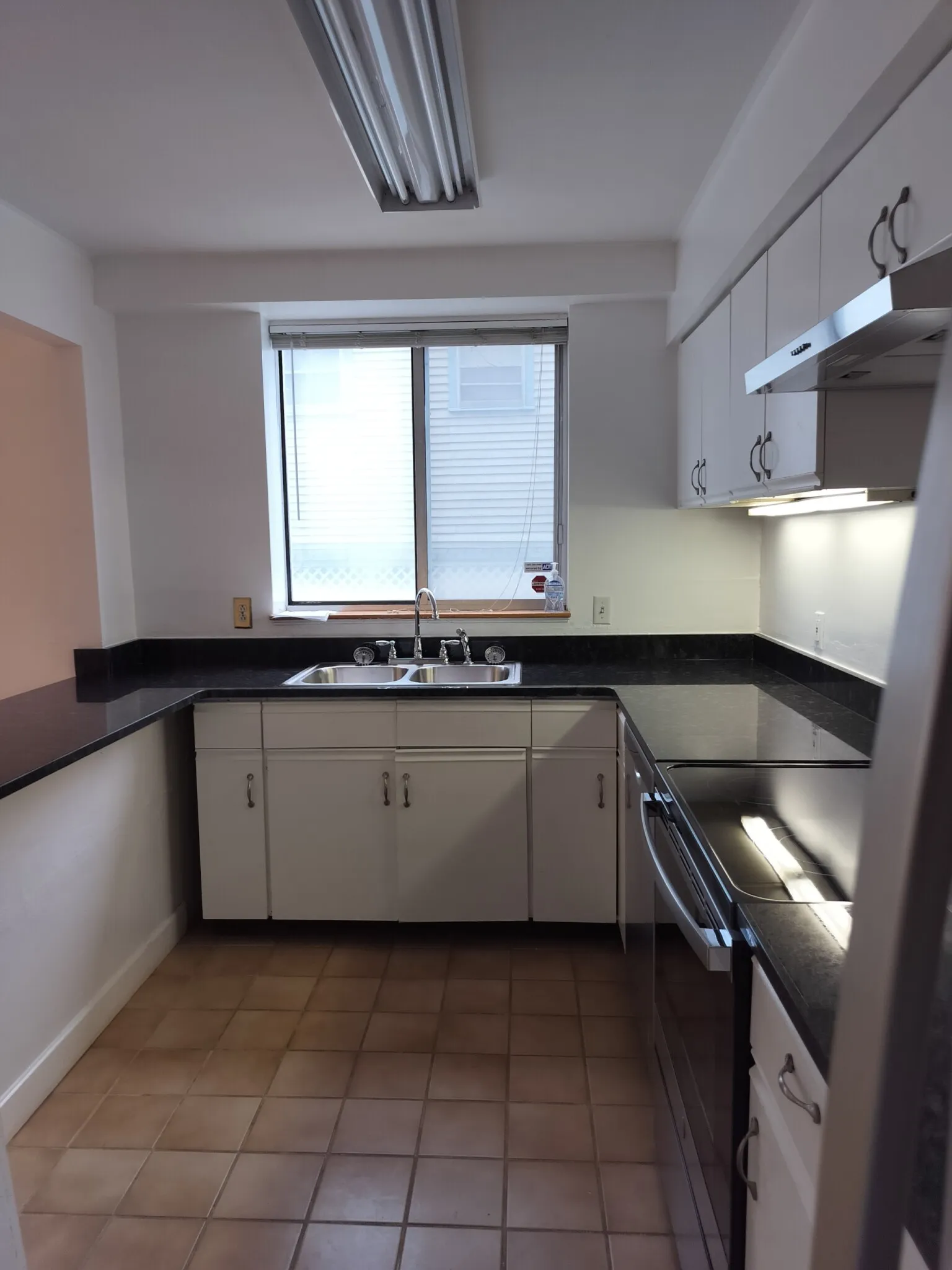 332 Franklin St, Riverside