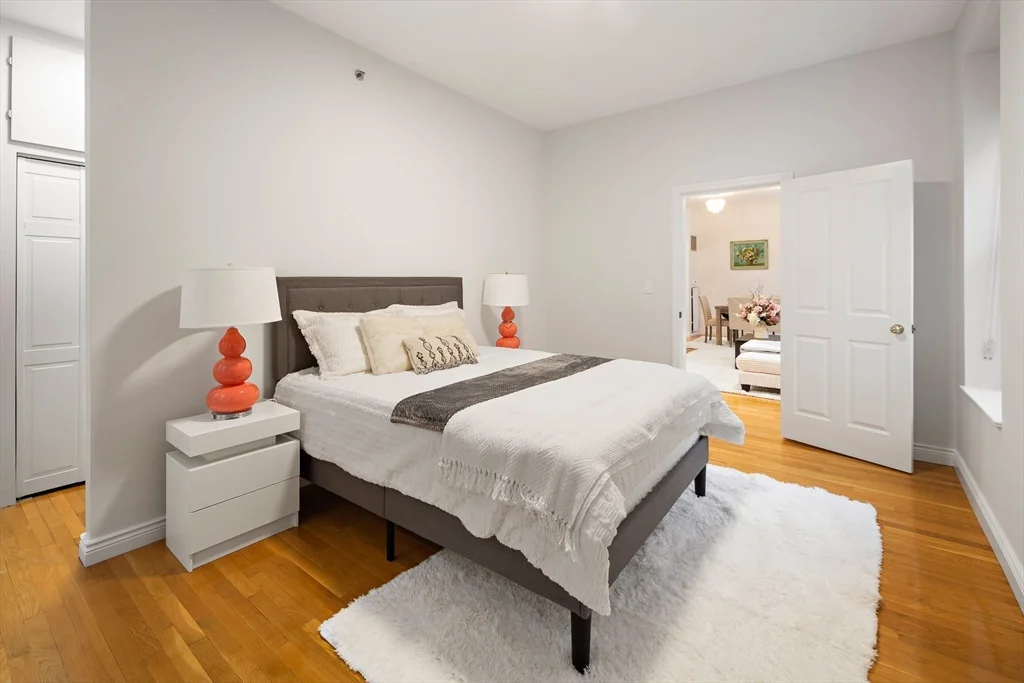 4 Charlesgate E, Back Bay