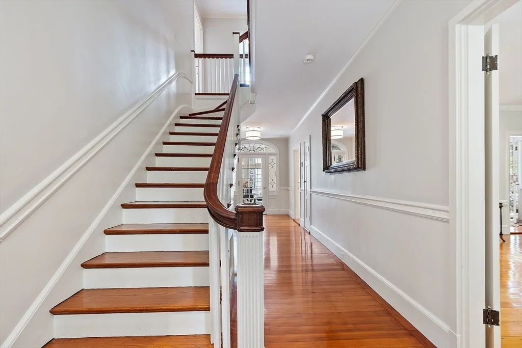 251A Old Billerica Rd, Bedford